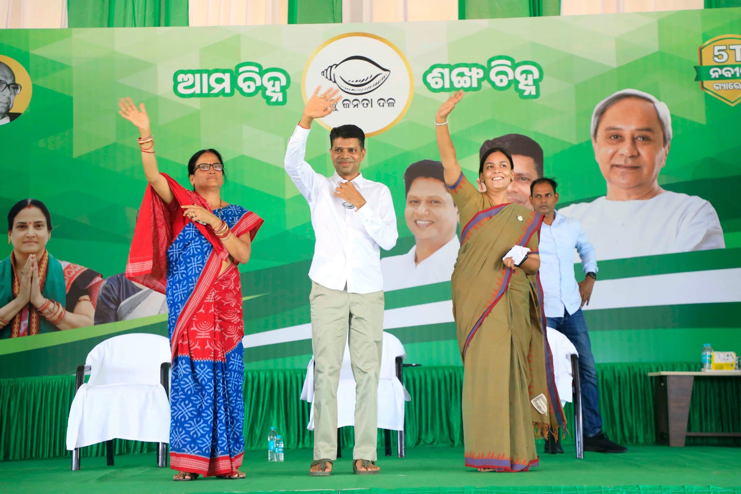 झारसुगुड़ा : बीजद की जनसभा में बोले पांडियन-मुख्यमंत्री बोलने में कम, काम में ज्यादा विश्वास करते हैं