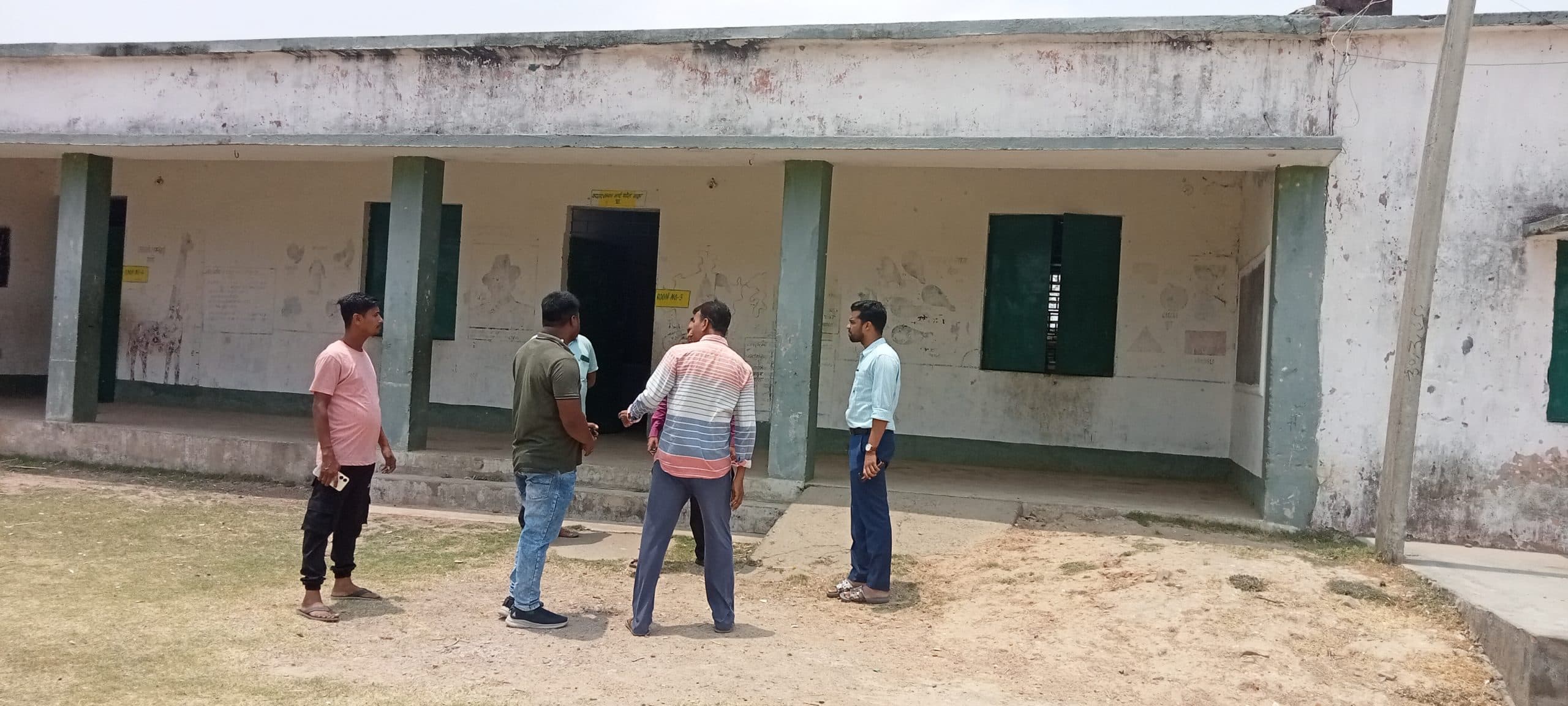 चुनाव :: बूथों पर मतदानकर्मियाें के आवासन में न हो परेशानी, रखें नजर : बीडीओ