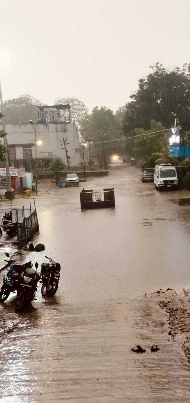 बारिश के बाद पानी-पानी हुआ शहर