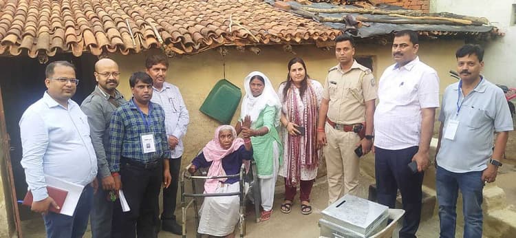 सदर प्रखंड से 21 लोगों ने की होम वोटिंग