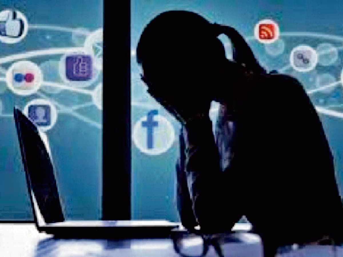 सोशल मीडिया पर बनाया दोस्त, फिर लूट ली अस्मत