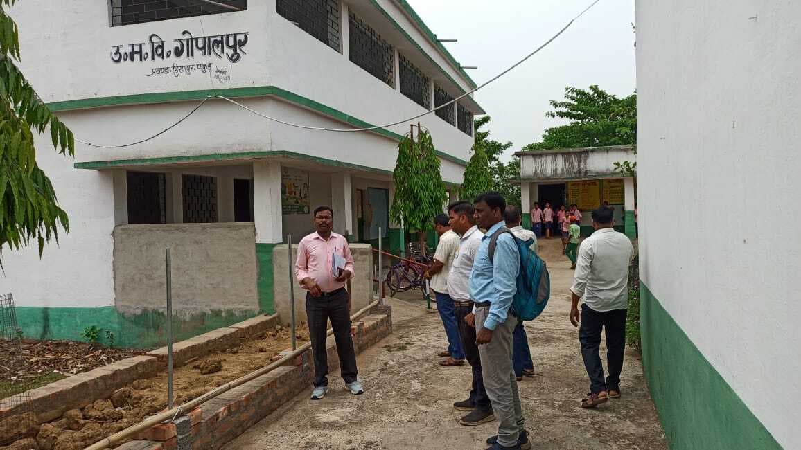 बीडीओ ने बूथों में उपलब्ध सुविधाओं का लिया जायजा