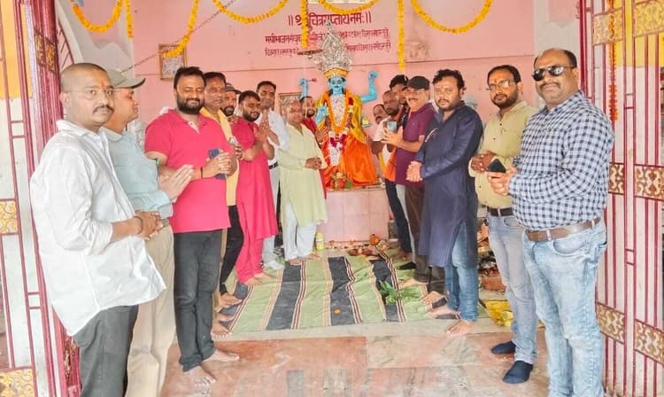 कायस्थ समाज ने चित्रगुप्त महाराज का मनाया प्रकटोत्सव