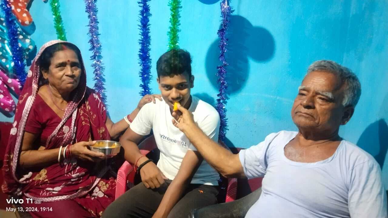 10वीं में 96.8 प्रतिशत अंंक लाकर यश राज ने बढ़ाया मान