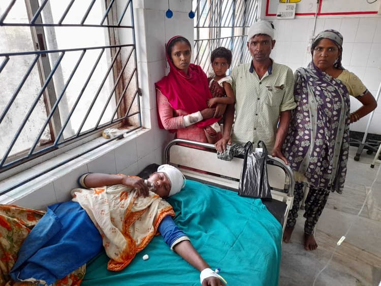 पालोजोरी में जमीन विवाद को लेकर हुई मारपीट में तीन महिला समेत चार घायल, भर्ती