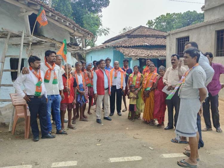 अनगड़ा में भाजपा का चला जनसंपर्क अभियान