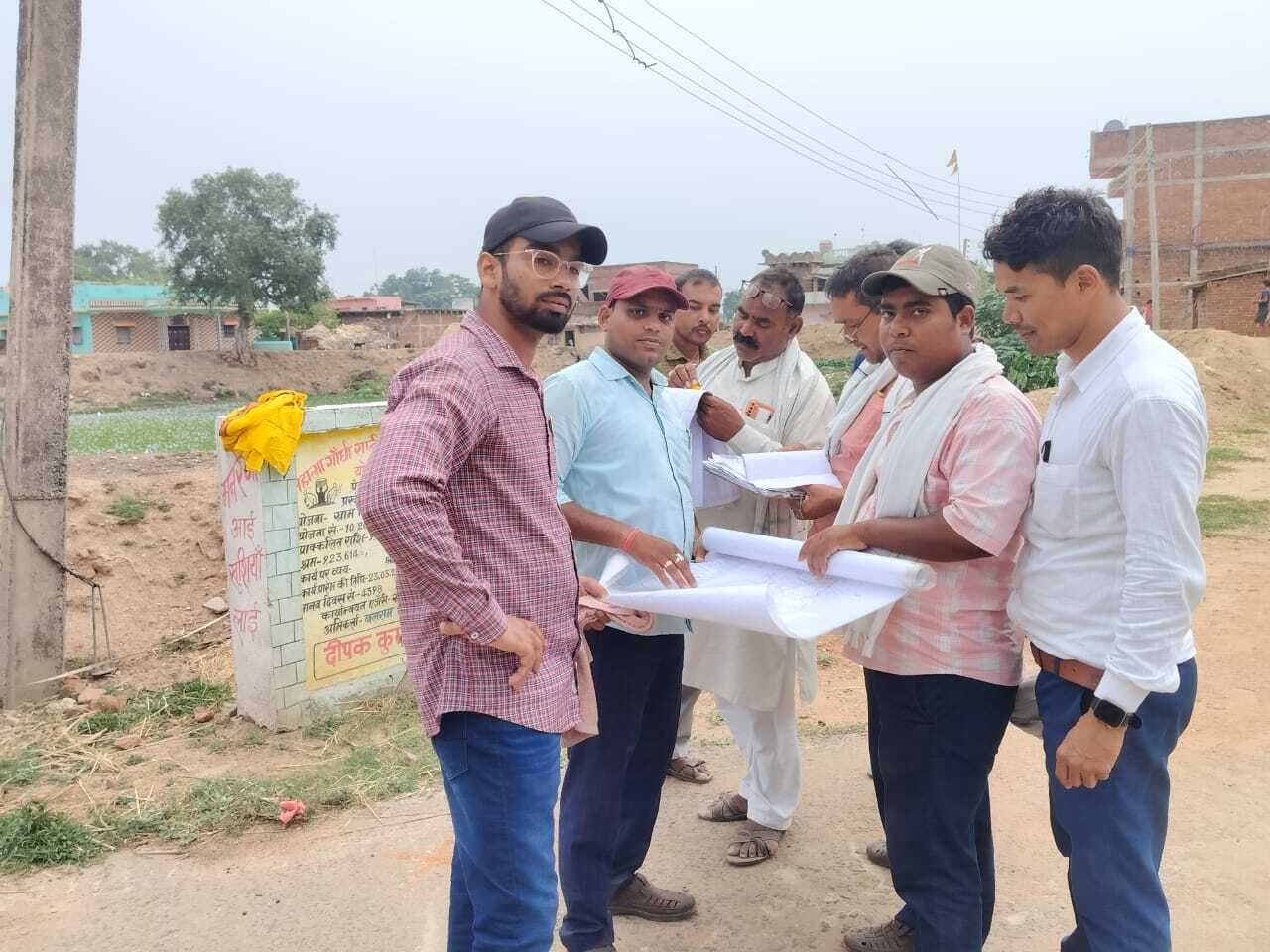 हाईकोर्ट के निर्देश पर विशनपुर में पोखर अतिक्रमण को लेकर किया गया मापी