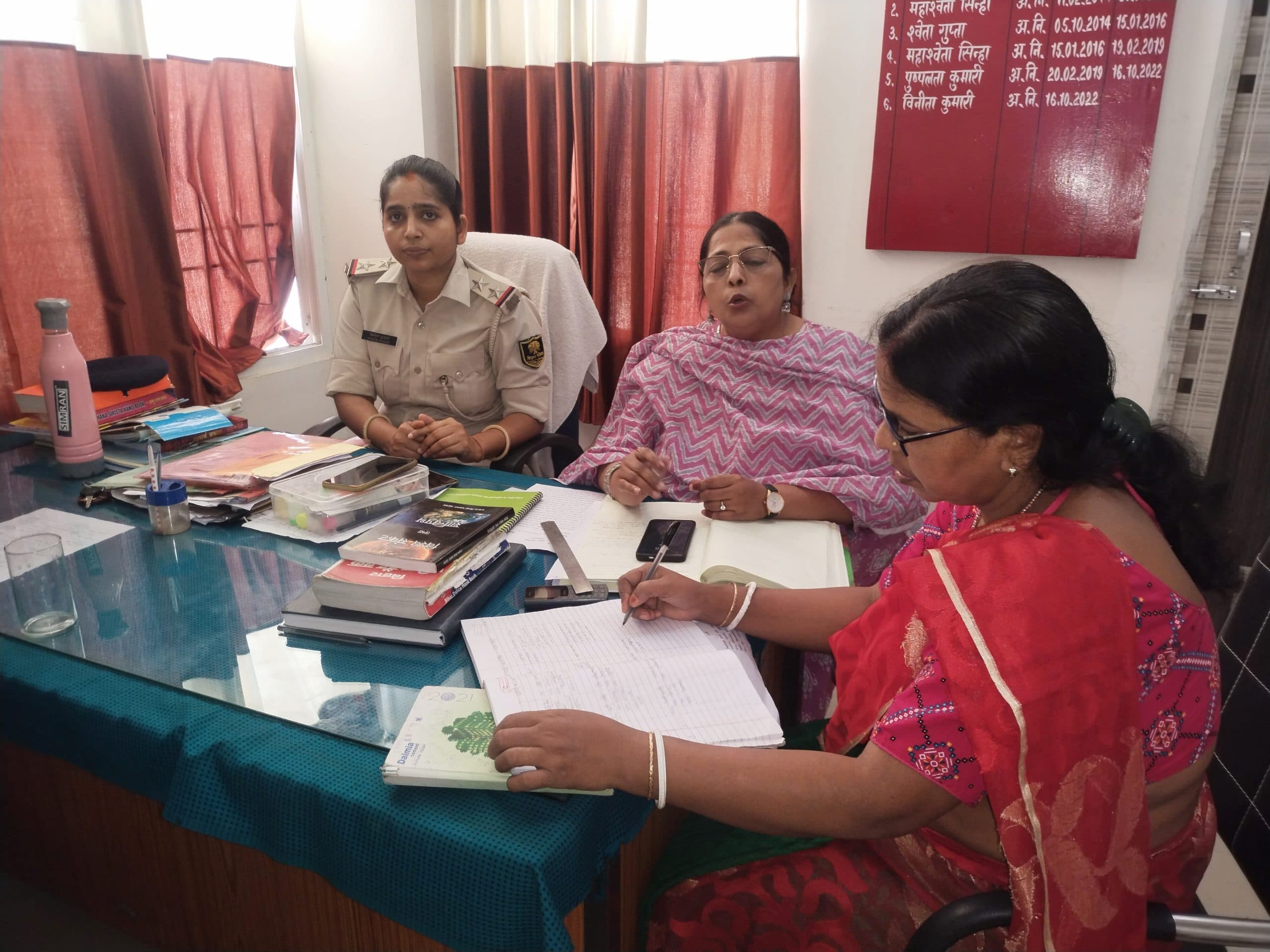 जनता दरबार में दो मामले निष्पादित