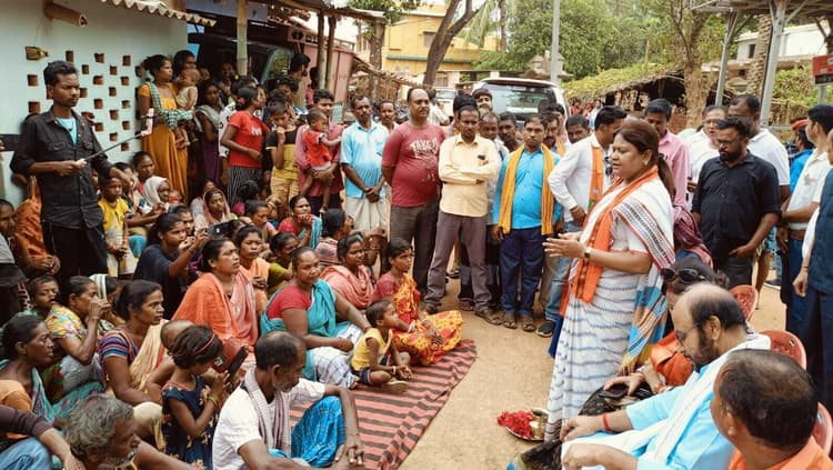 राज्य में मंत्री-मुख्यमंत्री भ्रष्टाचार में आकंठ डूबे हैं, भ्रष्टाचार मुक्त झारखंड के लिए भाजपा को विजय का आशीर्वाद दें : सीता सोरेन