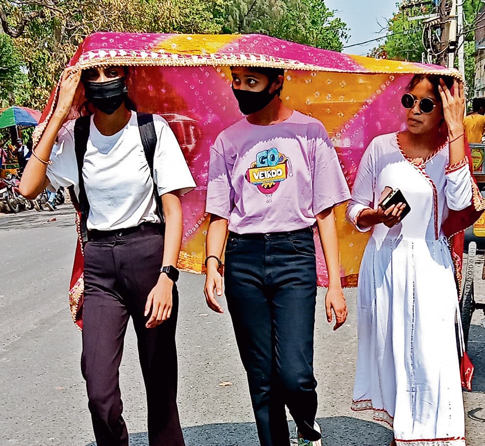 सुबह से ही निकल रही कड़ी धूप, दिनचर्या प्रभावित