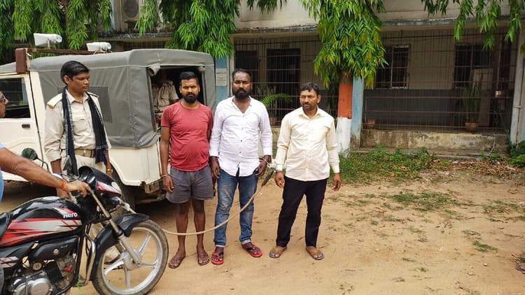 नीलकंठ हत्याकांड में पुलिस ने तीन भेजा जेल, हत्या में प्रयुक्त देसी कट्टा बरामद, जमीन विवाद में हुई थी नीलकंठ की हत्या, नित्यानंद ने दी थी 75 हजार रुपये में सुपारी