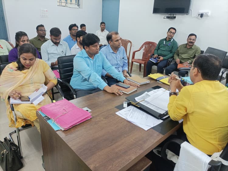 नीलाम पत्र वाद व आंतरिक संसाधन की समीक्षा बैठक