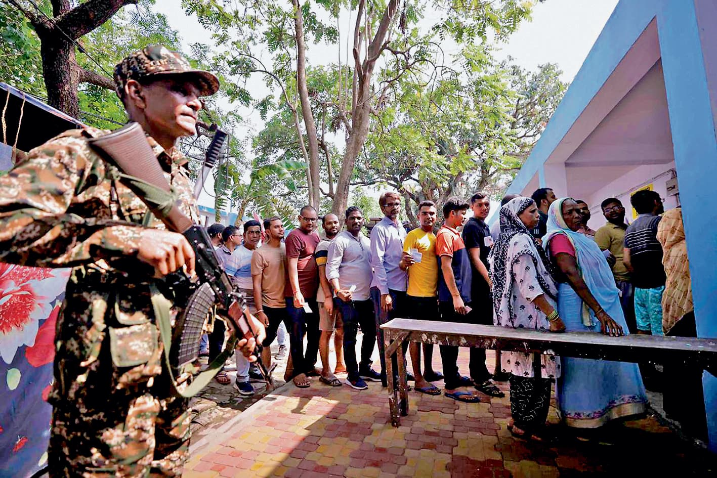 हिंसा की छिटपुट घटनाओं के बीच पांचवां चरण संपन्न