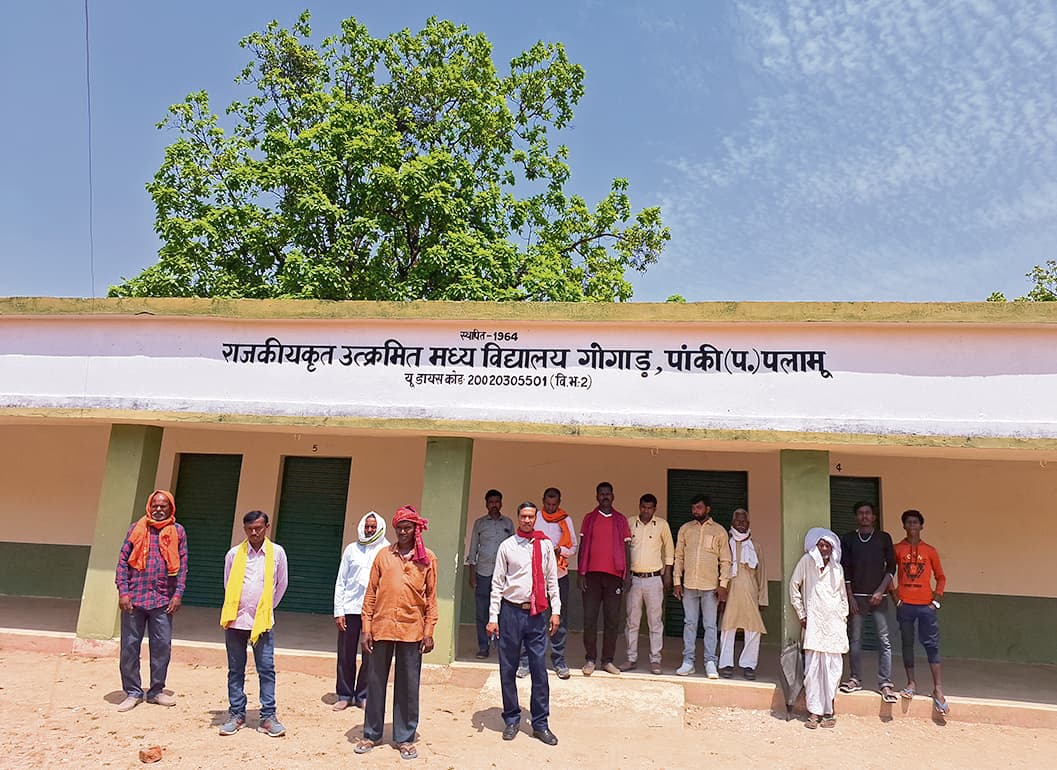 चतरा के एक और हजारीबाग के दो बूथों पर सामूहिक वोट बहिष्कार