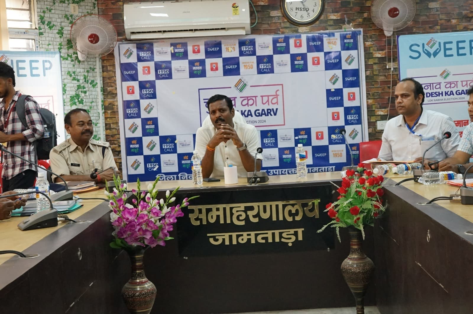 निष्ठापूर्वक अपने कर्तव्यों का निर्वहन करें अधिकारी : व्यय प्रेक्षक