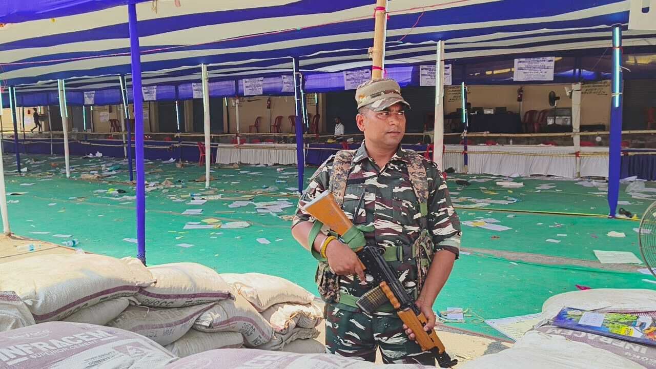 पचंबा बाजार समिति में सील हुई कोडरमा व गांडेय की इवीएम