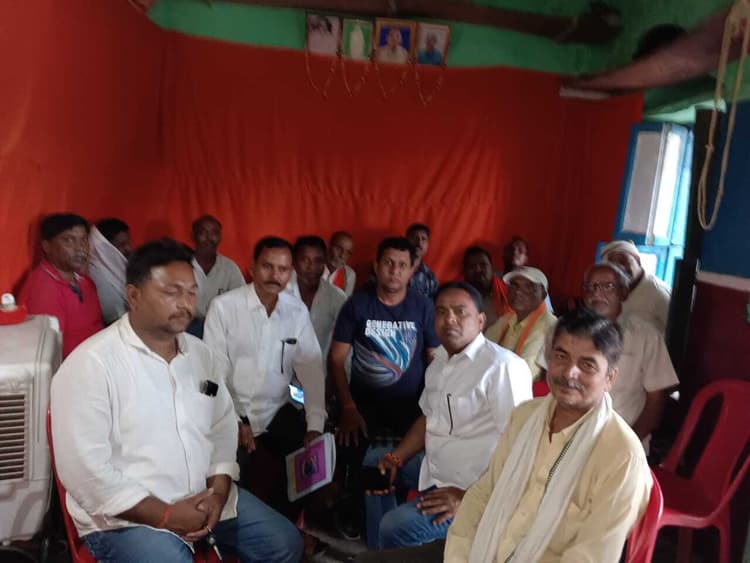 मधुपुर में अमित शाह के आगमन को लेकर भाजपा ग्रामीण मंडल ने की मंत्रणा