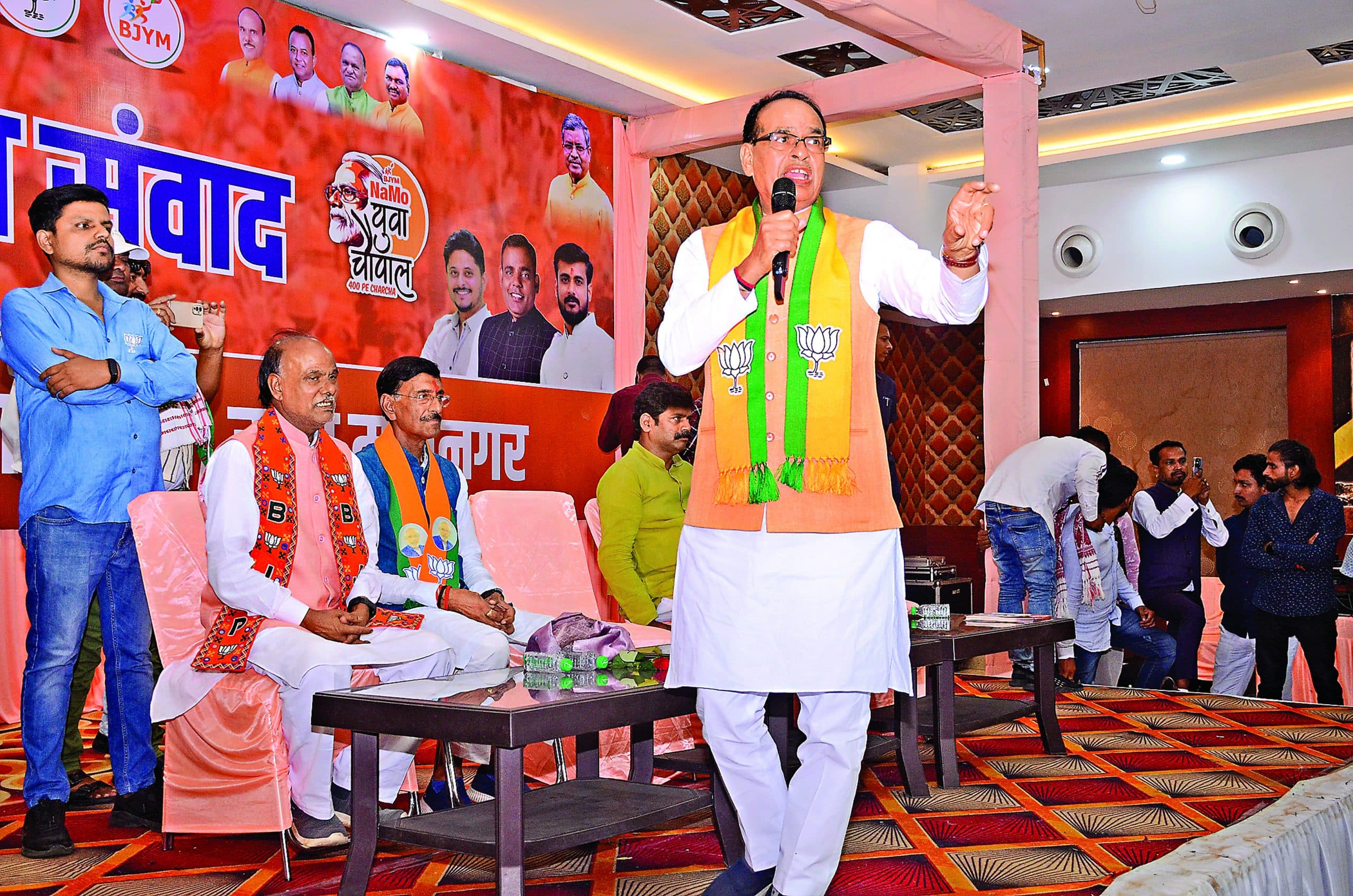 झारखंड के लोगों में दिख रहा असीम उत्साह सभी 14 सीटें जीतेंगे : शिवराज सिंह चौहान