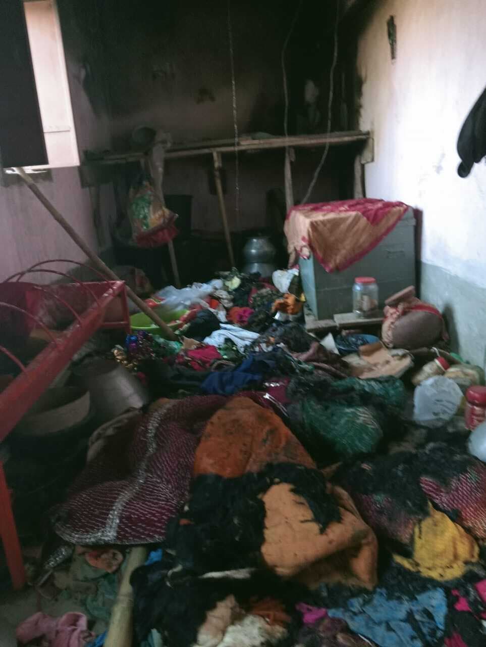 शॉट सर्किट से घर में लगी आग, हजारों का नुकसान