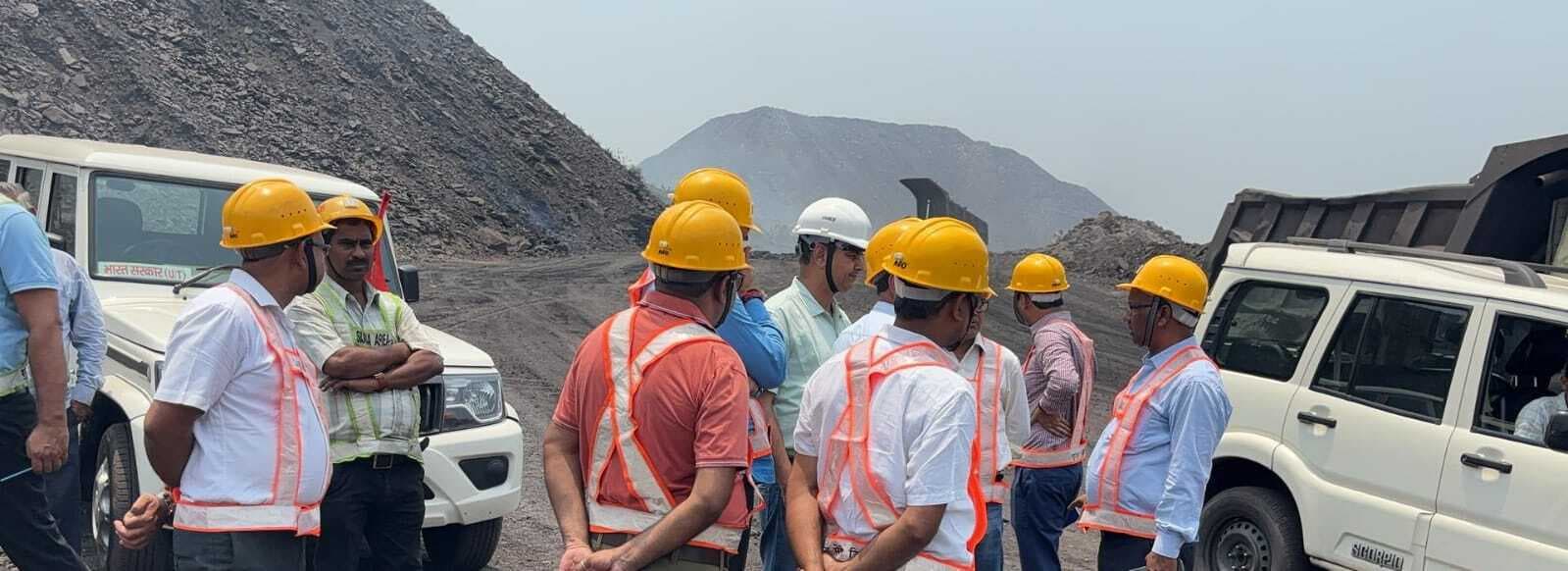 डीजीएमएस के अधिकारियों ने अग्नि प्रभावित क्षेत्र का किया निरीक्षण