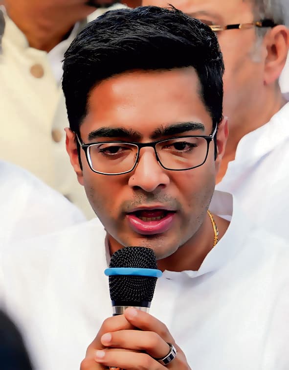 बाहर से बंगाल आये नेताओं को सही सबक सिखाया जाना चाहिए : अभिषेक
