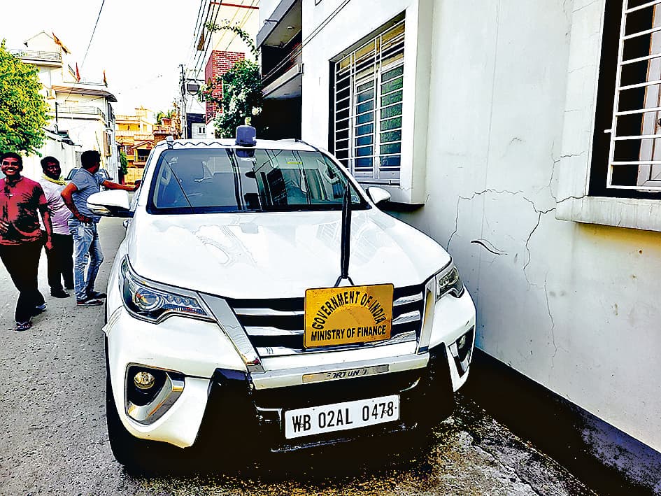 रानीगंज के मसाले व आटा व्यापारी के ठिकाने पर आइटी की तलाशी