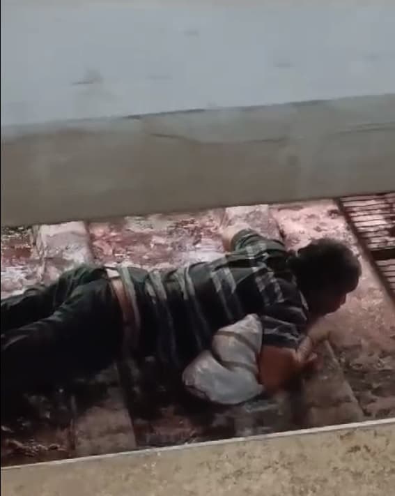 Patna : पटना जंक्शन पर ट्रेन के नीचे लेटा अधेड़