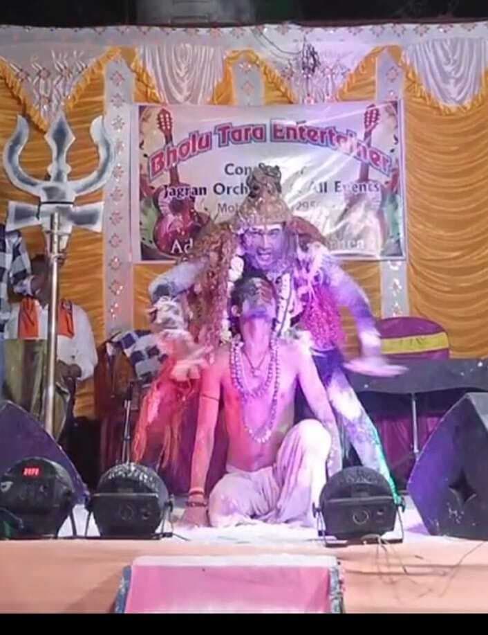 श्रीराम जानकी महावीर मंदिर में आयोजित भजन संध्या में झूमे श्रद्धालु