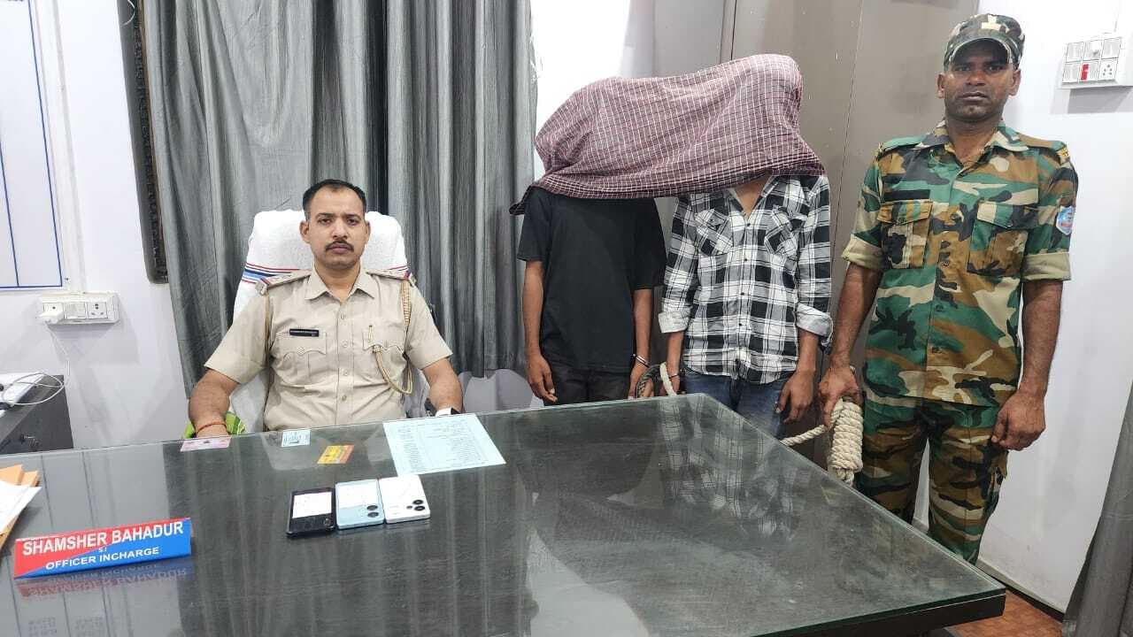 मोबाइल छिनतई करते बाइक सवार तीन आरोपी गिरफ्तार
