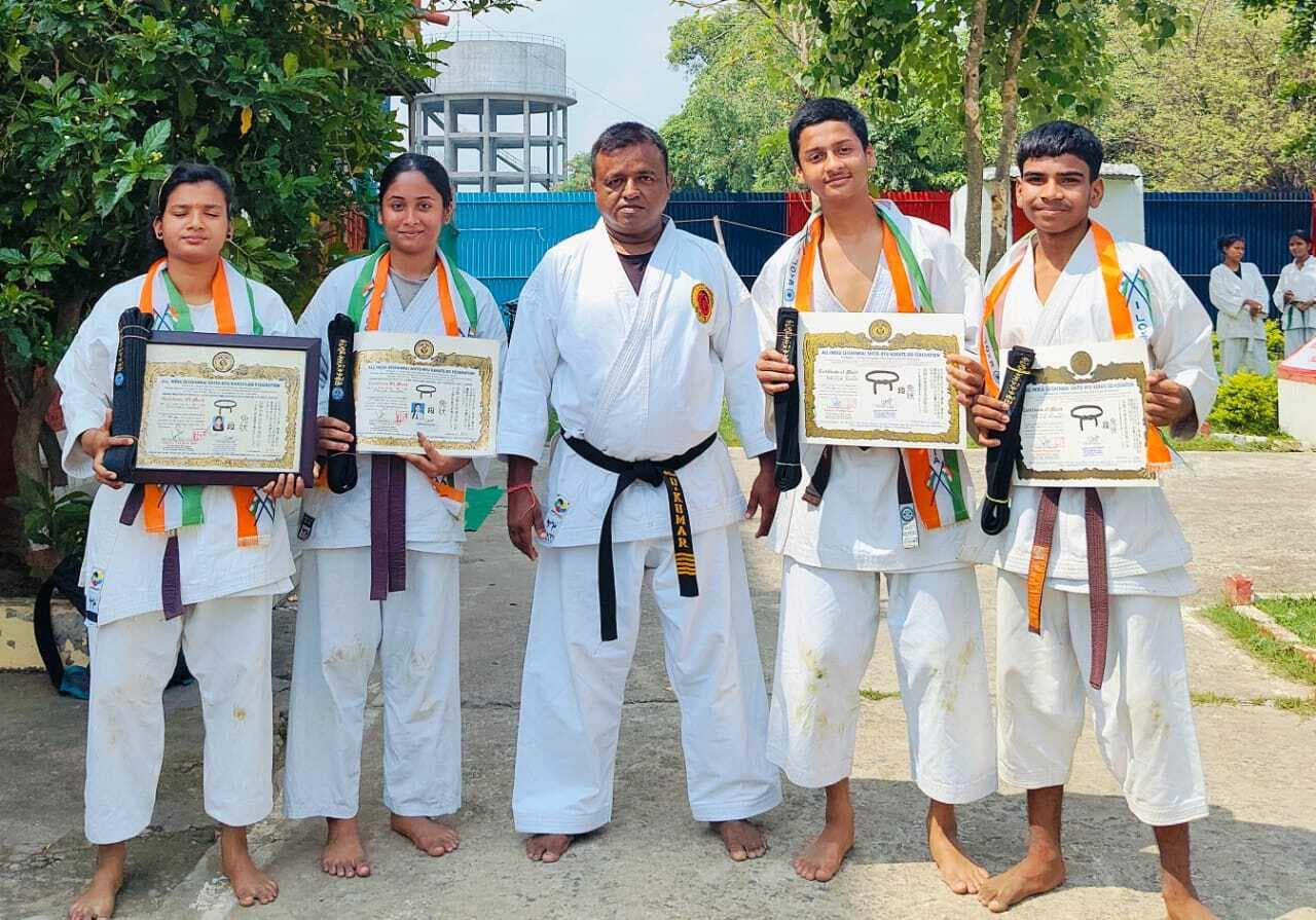 चार कराटेकारों को ब्लैक बेल्ट फर्स्ट डन की मिली उपाधि