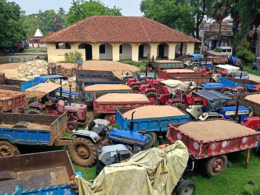 पुलिस की सख्ती से बालू माफियाओं का धंधा पड़ा मंदा