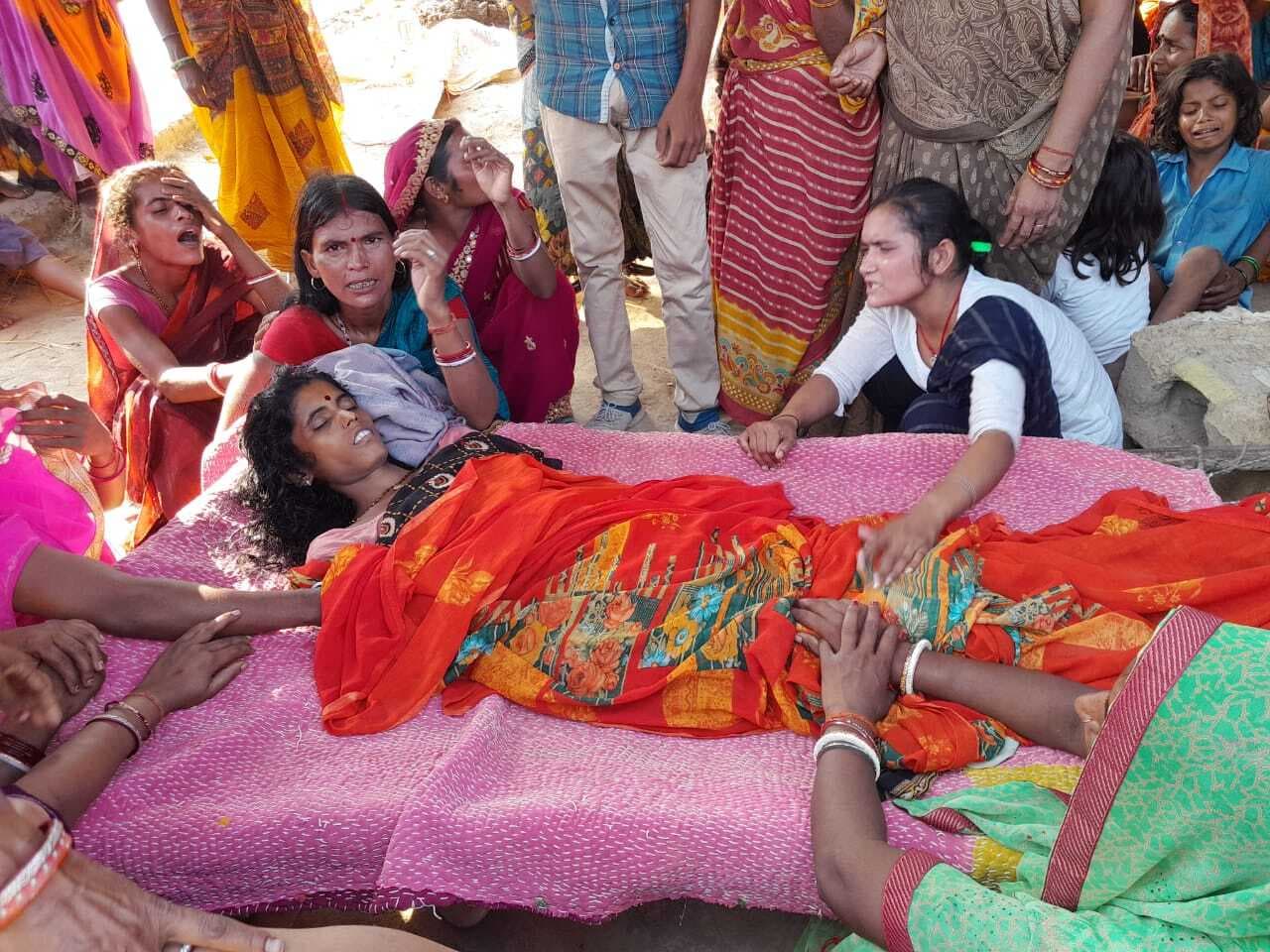 ओड़ा गांव में सर्पदंश से महिला की मौत, परिजनों में मचा कोहराम