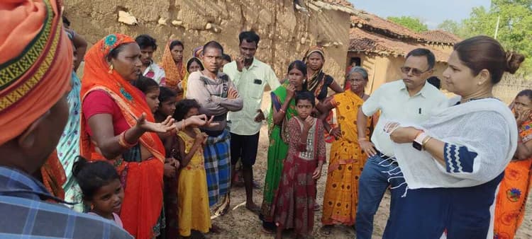 जमीन विवाद को लेकर दो पक्षों में मारपीट, गांव पहुंचीं सीओ