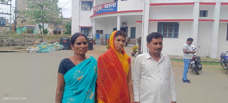 खुद को होमगार्ड का जवान बता दंपती से दो मोबाइल छीनकर भागा उचक्का