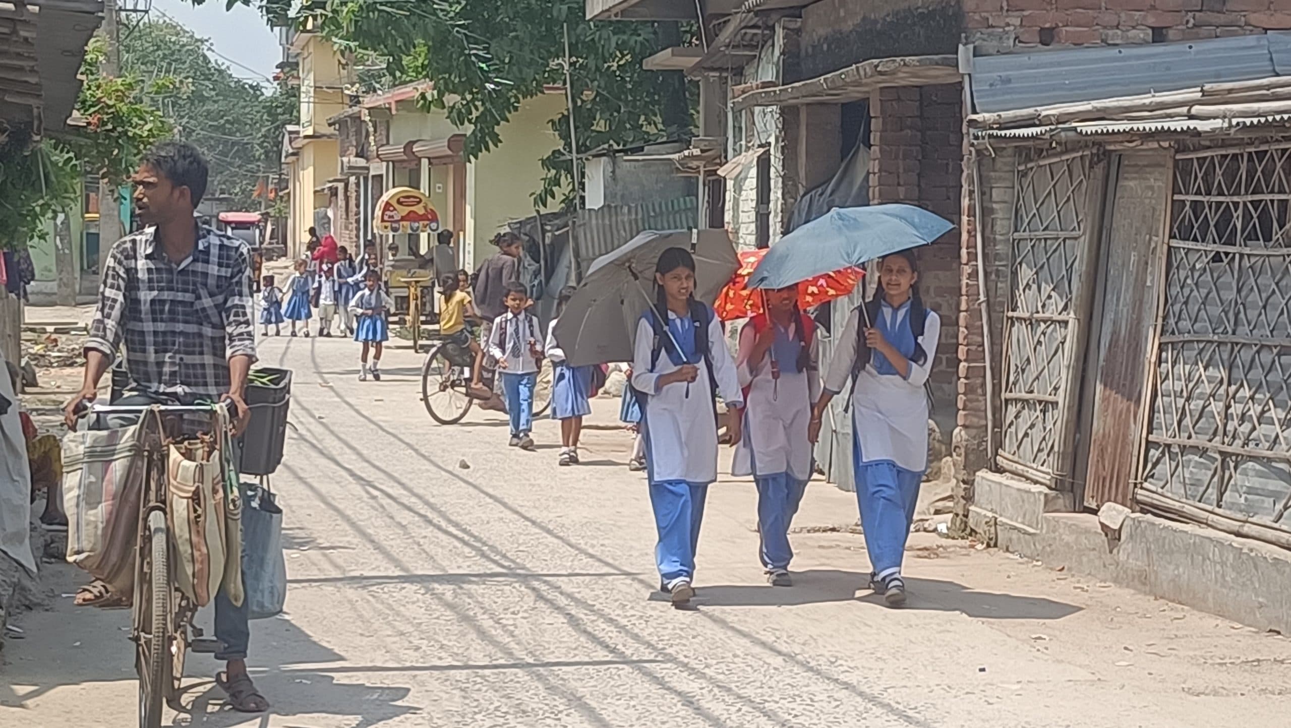 गर्मी से सड़क वीरान, आमजन बेहाल