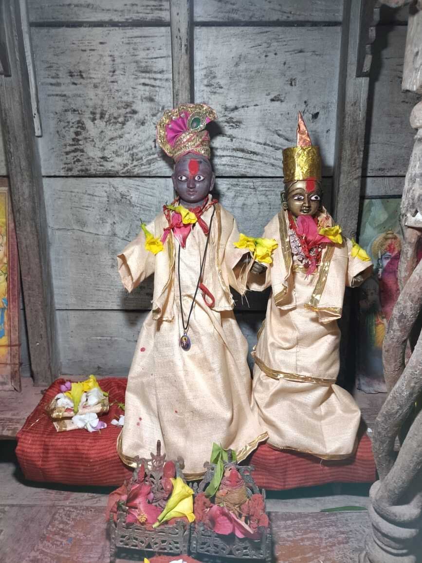 पताही में परसौनी कपूर मंदिर से मूर्ति की हुई चोरी