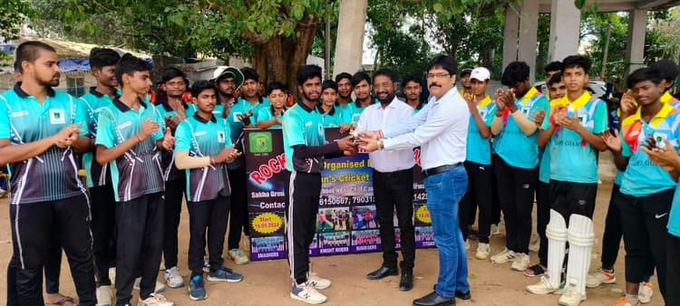 रॉकमैंस प्रीमियर लीग: स्मैशर्स और सनराइजर्स जीते