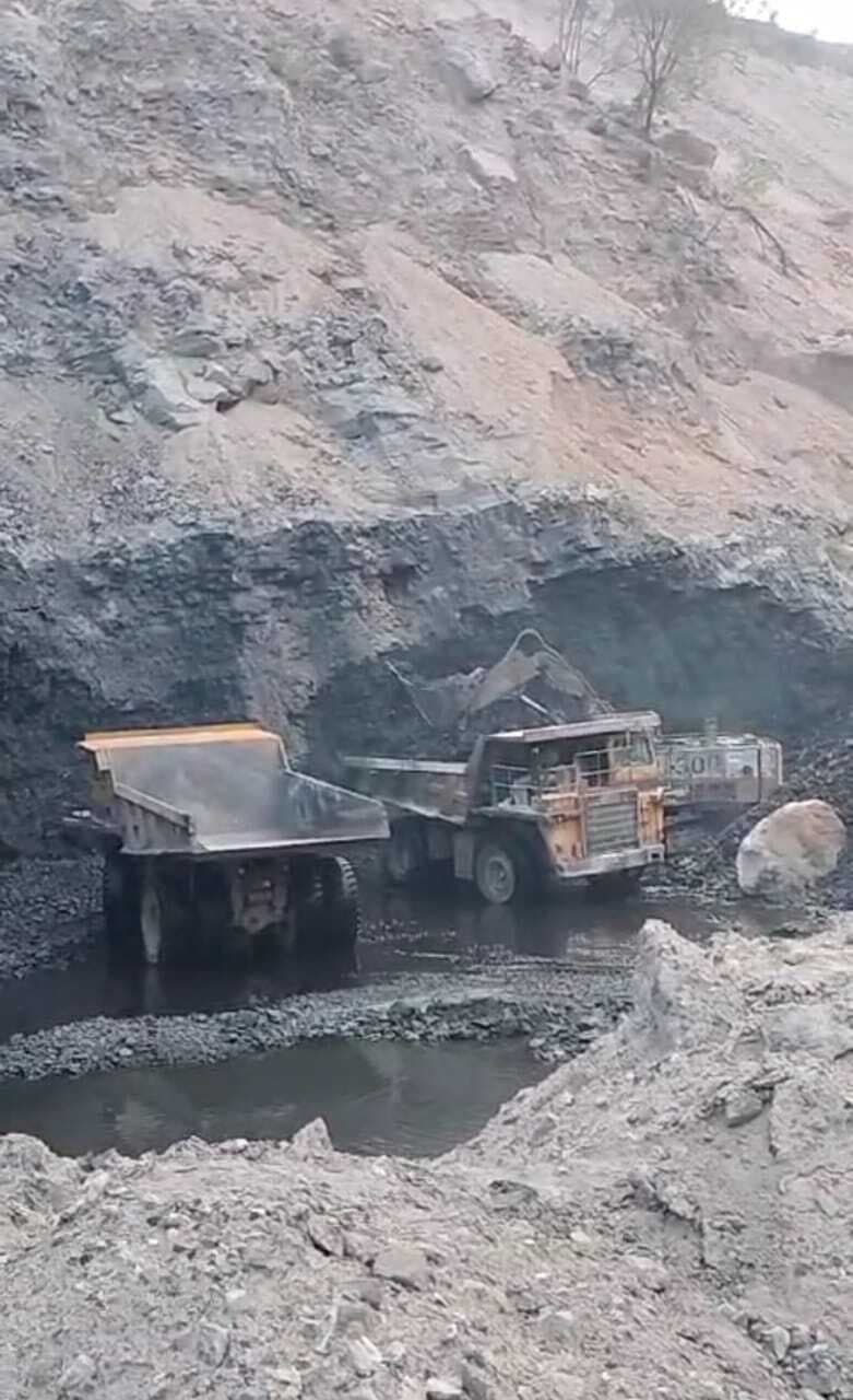 खदान का हाई वाॅल बूम धंसने से हो सकता है हादसा