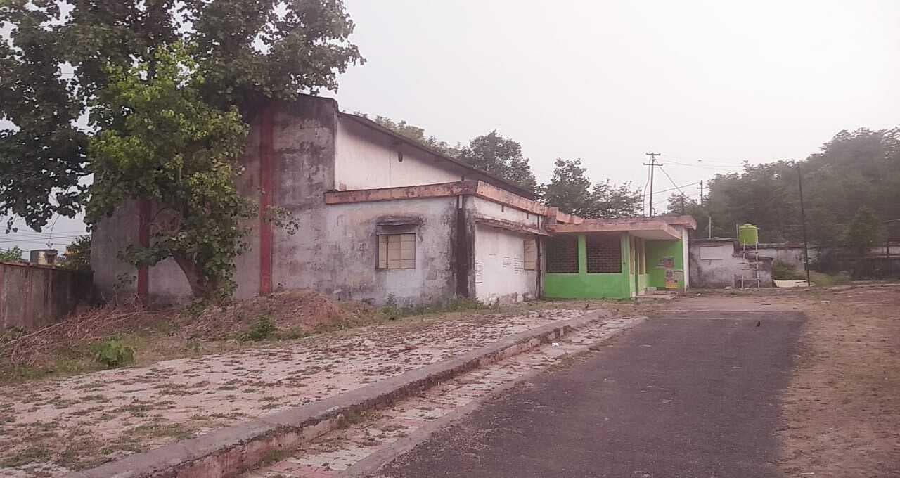 जर्जर हो रहा बोकारो कोलियरी का ऑफिसर्स क्लब