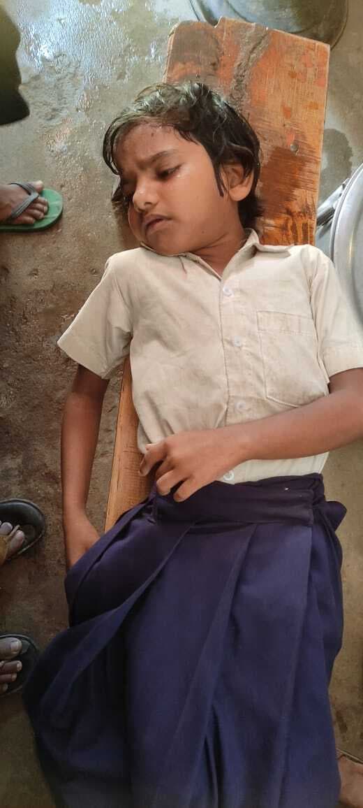 विभिन्न विद्यालयों में 23 छात्र-छात्रा व शिक्षक हो गये बेहोश