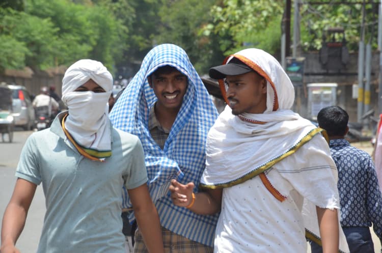 गर्मी ने तोड़े सारे रिकॉर्ड, दिल्ली के मुंगेशपुर में पारा 52.90, गढ़वा 480 और रांची का तापमान