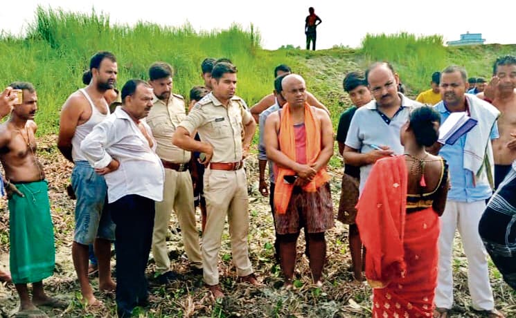 मायके में पति के साथ रह रही महिला की गला रेतकर हत्या