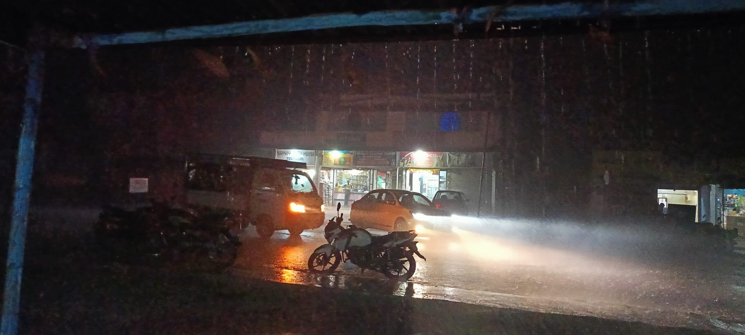 गोमिया व बेरमो में बारिश के बाद मौसम हुआ सुहाना