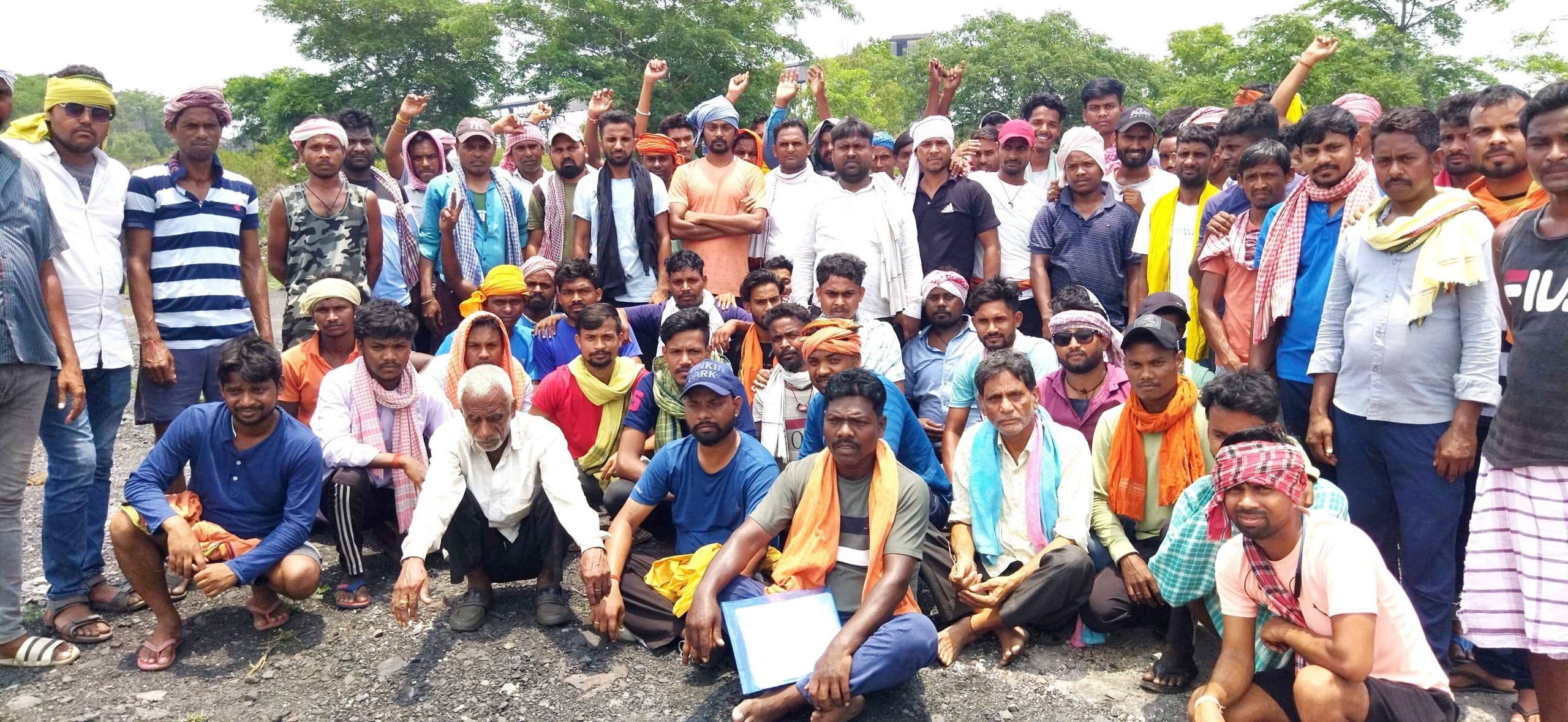 दुगदा कोल वाशरी : ग्रामीण विस्थापित रैयत मोर्चा ने सोलर प्लांट का निर्माण बंद कराया