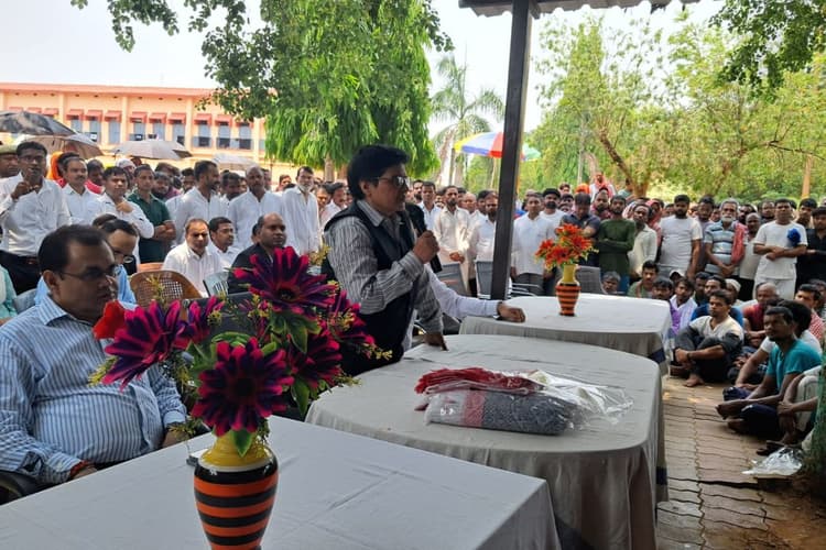 झालसा की सदस्य सचिव कुमारी रंजना अस्थाना पहुंचीं होटवार जेल, बंदियों से की बात, मिल रही सुविधाओं की ली जानकारी