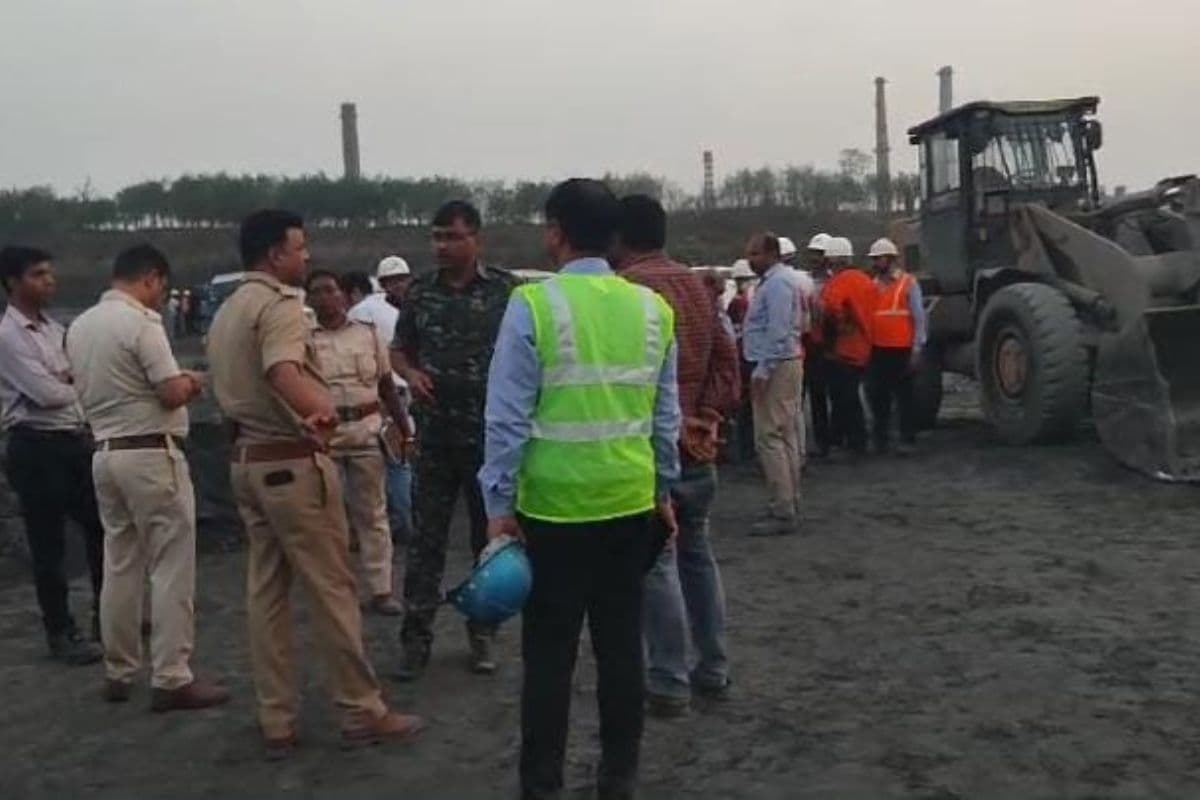 जमशेदपुर में टाटा स्टील के स्क्रैप यार्ड में चोरों ने लोडर चालक की पत्थर से कूचकर की हत्या, सुरक्षाकर्मी की गोली से युवक की मौत