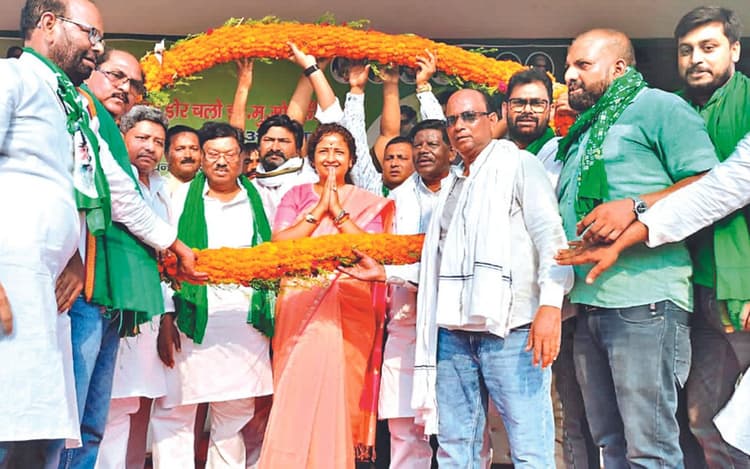 हेमंत सोरेन को जेल भेजनेवाले को करारा जवाब देना होगा, लिट्टीपाड़ा में गरजीं कल्पना सोरेन