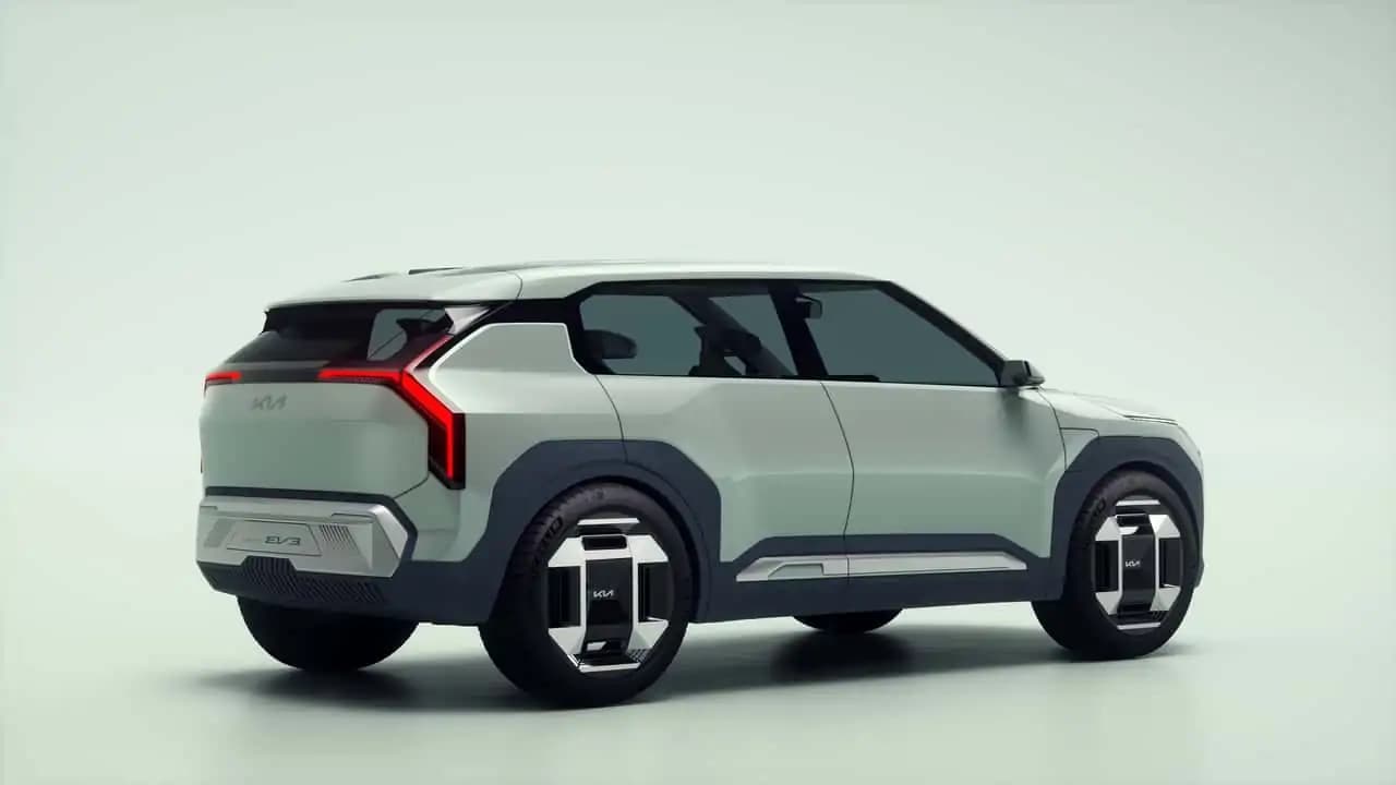 KIA EV3 सिंगल चार्ज में चलती है 600 किलोमीटर, भारत में जल्द होगी लॉन्च KIA EV3 सिंगल चार्ज में चलती है 600 किलोमीटर, भारत में जल्द होगी लॉन्च