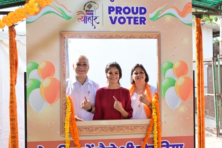 Lok Sabha Election 2024: यूपी में 5वें चरण में 57.98 फीसदी वोटिंग, बाराबंकी 67.10 प्रतिशत के साथ सबसे आगे