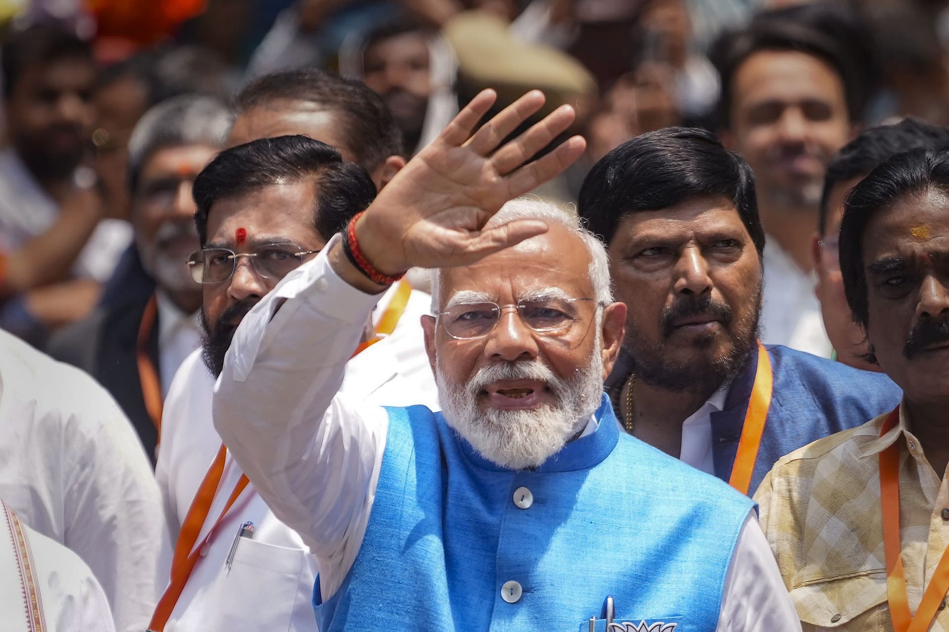 Narendra Modi को चुनाव लड़ने से रोकने की मांग वाली याचिका खारिज, सुप्रीम कोर्ट ने विचार करने से किया इनकार